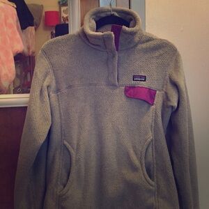 Patagonia Olive Green Fleece Pullover with Magenta Pocket Accent